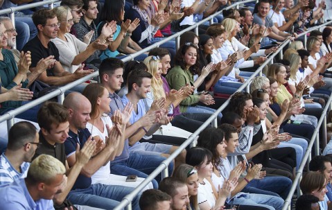 开云体育-纳达尔迎来十赛季出色发挥，中国队观众热烈欢呼！